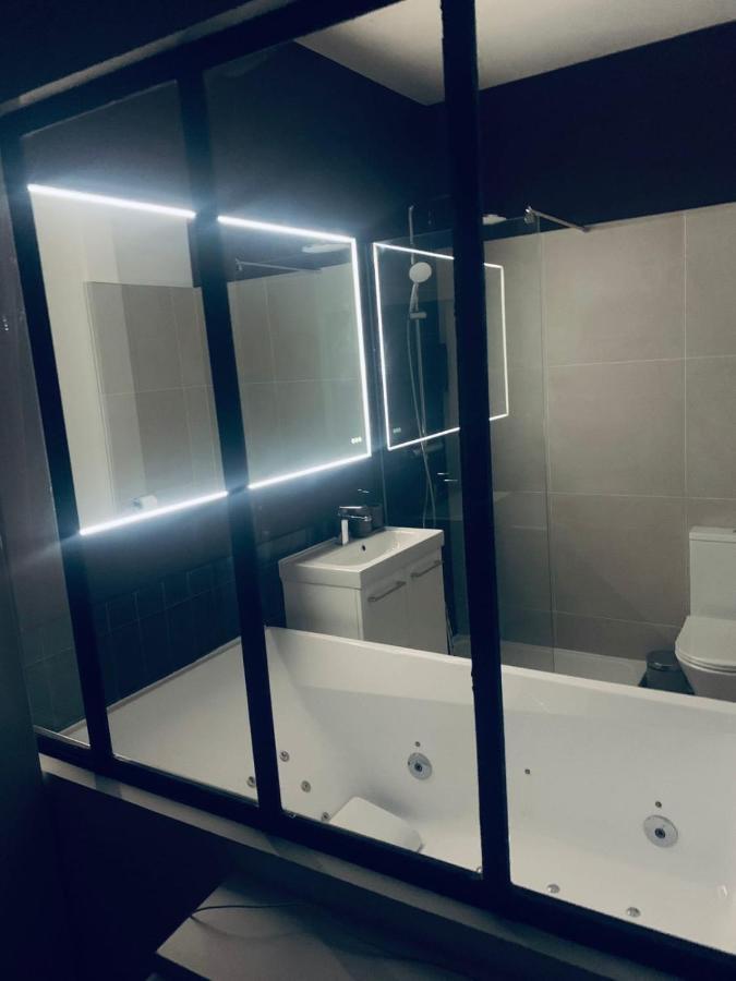 Sweet Love Room - Jacuzzi Privatif Монтрёй Экстерьер фото